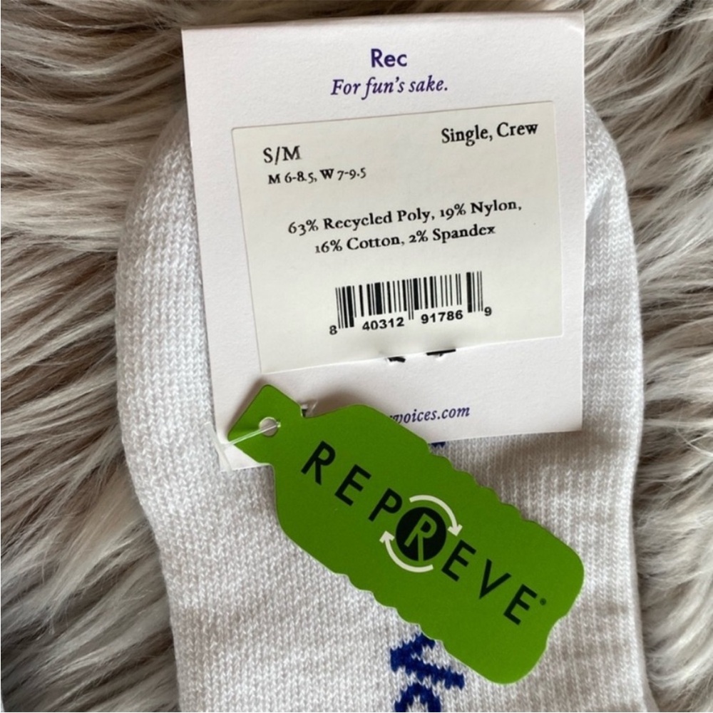 NWT Outdoor Voices Graphic Comfort Plush Crew Sock White / Blue 1 Pair - Picture 2 of 4